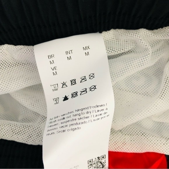 NWT LOGO-PRINT QUICK-DRYING SWIM SHORTS WITH BRANDED LABEL - Picture 10 of 10